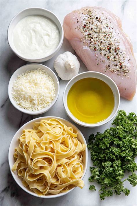 One Pot Chicken Alfredo Pasta: Creamy & Easy Weeknight Dinner