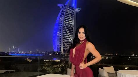 Tashalouise nudes received the directions and reached at