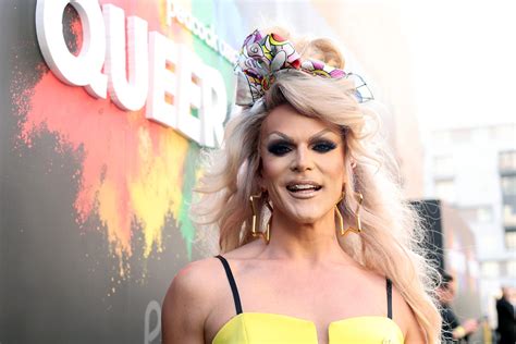 Reality TV star to host new male stripper reality television series