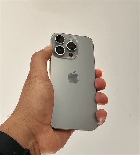 Natural titanium looks and feels amazing! : r/iphone