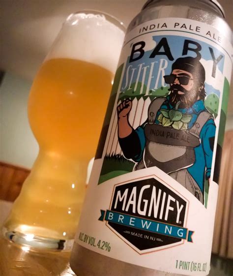 Learn How To Pour The Perfect IPA - Craft Beer Joe