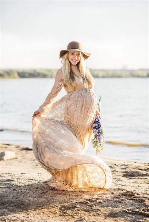 pregnant photoshoot dresses 4
