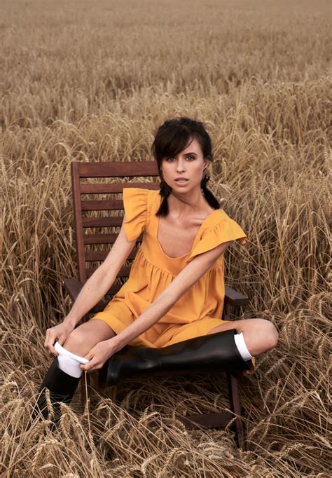 Miroslava in the field | Urban photography portrait, Portrait ...