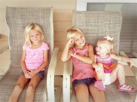 What a cute photo of three of my great granddaughters - 3 sisters ...