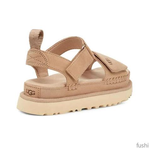 Сандалии UGG Classic Sandal - купить с доставкой по выгодным ценам в ...