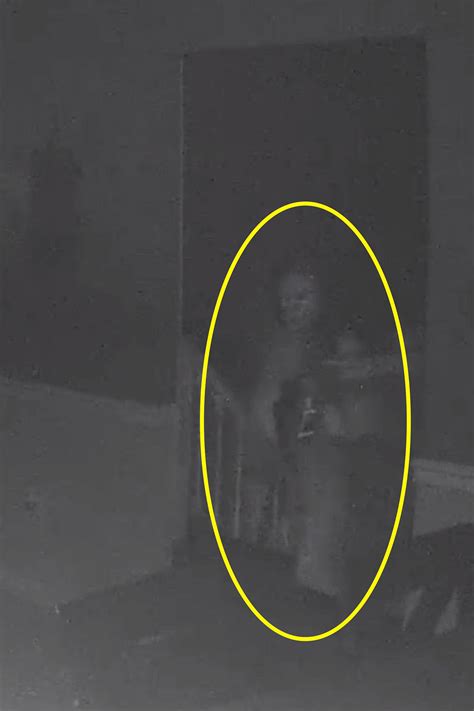 Frau entdeckt Geist in Überwachungskamera-Aufnahmen