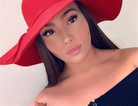MissParaskeva - Height. Weight, Bio, Wiki, Age, Instagram, Photo ...