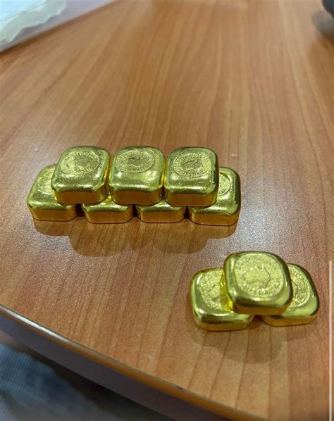 digging holes : r/Gold