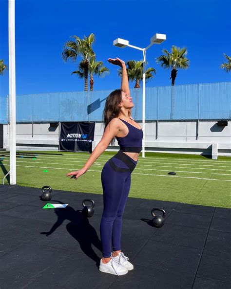 Demitra | That ice bath progression though 😂 Looking cute in
