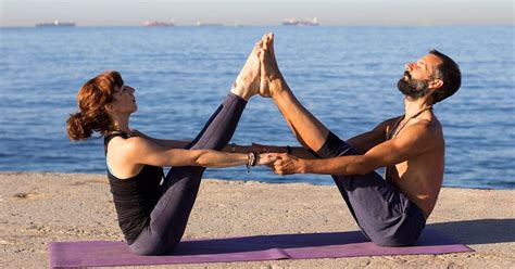 Couples Yoga 5 Powerful Yoga Poses For Two People Imagenes Fotos De Stock Y Ve... Couples Yoga 5 ...