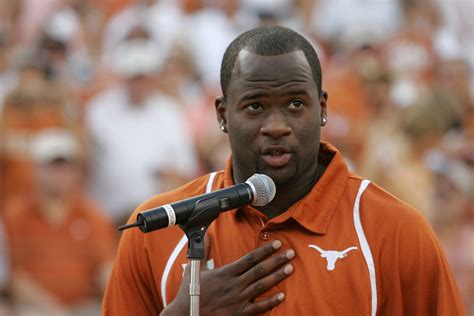 Vince Young Pumped For Arch Manning: Texas Fans React - The Spun