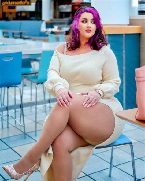 Curvy Gallery | Check her @sara.lyn.vixen 😍 . Model @sara.lyn.vixen ️