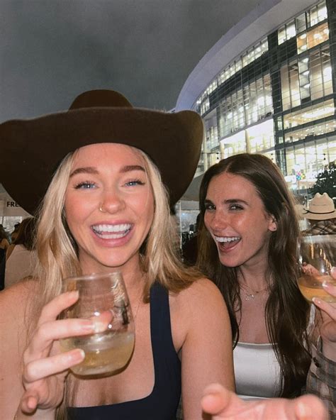 Dominique McDermott (@dominiquemmcdermott) • Instagram photos and videos