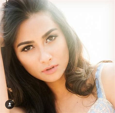 mengenal profil uli auliani profil id