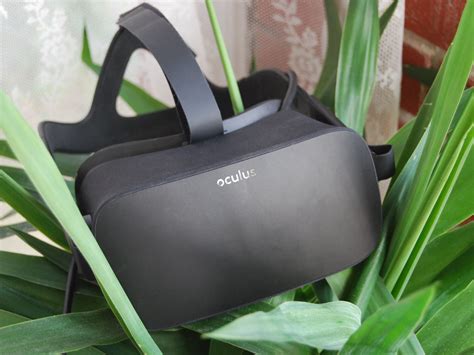 HTC Vive Pro vs. Oculus Rift: How much better is the new VR headset ...