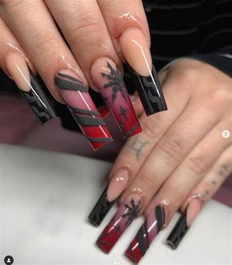 40+ Trendy Black Christmas Nails Design Ideas