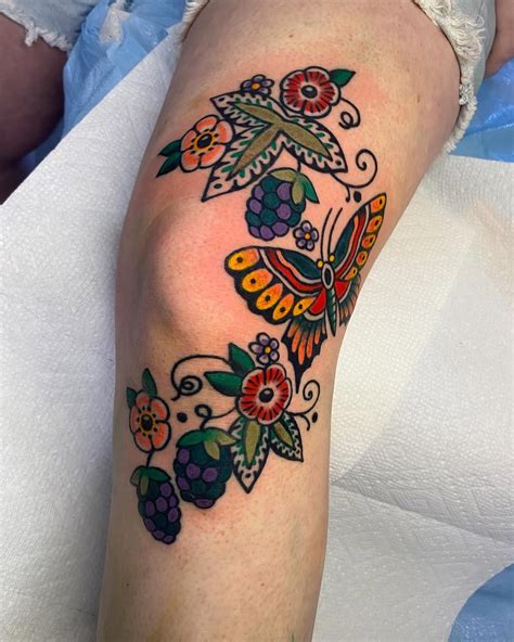 39 Creative Knee Tattoos to Inspire Your Next Ink - Sacred Joanne