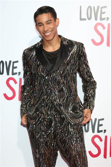 50 Cool Bisexual Celebrities: Actors, Actresses, Singers - Hood MWR