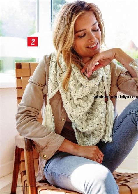 Белый бактус с кисточками | Fashion, Knitted shawls, Winter scarf