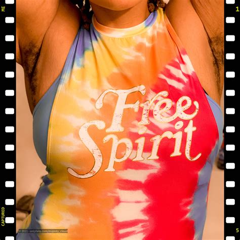 I hope you’re enjoying the view. 😉 Check comments 👇 to see more of me