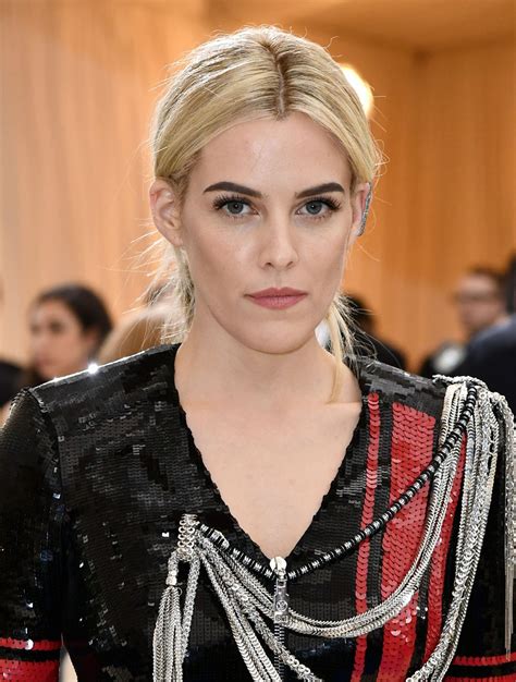 CelebMafia - Celebrity Style, Fashion, Clothes, Outfits, Photos, GIFs