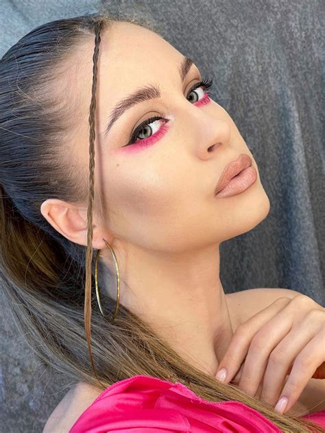Макияж розовый стрелы | Glowing makeup, Summer makeup looks, Barbie makeup