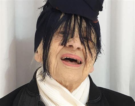 95-летняя старушка покорила мир моды, снявшись в "инстаграме" мелкого ...