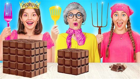 БОЛЬШАЯ VS СРЕДНЯЯ VS МАЛЕНЬКАЯ ТАРЕЛКА ЧЕЛЛЕНДЖ || Съесть 1000 Слоёв ...