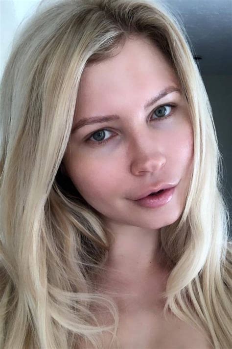 Carrie Minter - Biografía, mejores películas, series, imágenes y