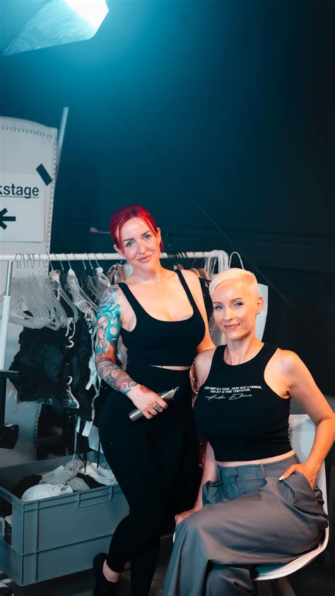 Amy🦋 (@redfoxyamy) • Instagram photos and videos