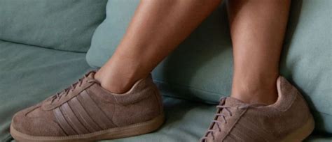 Tenis Apertando Os Dedos O Que Fazer - Sapato apertando os dedos: o que fazer? Para aliviar o incômodo e ...
