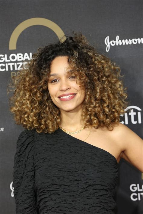 IZZY BIZU at Global Citizen Prize 2019 in London 12/13/2019 – HawtCelebs