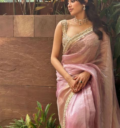 by Pinner on Saris | Indian dresses, Indian fashion, Indian fashion ...