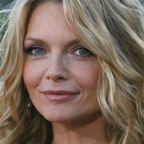 michelle pfeiffer biography height life story super stars bio