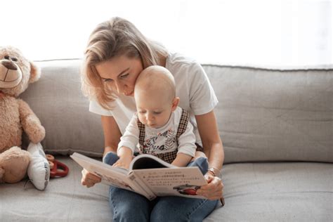 importance  reading   baby  day  motherhood center