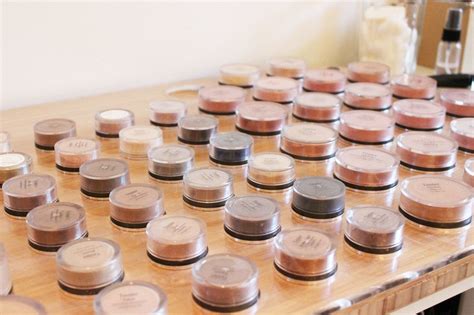 5 Must-Have Organic Makeup Brands - Radiant Peach