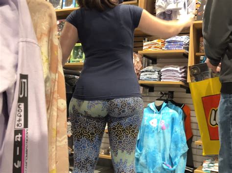 Compilation Of Asses Out Shopping | candidforum-videos.com