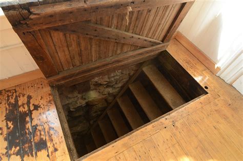trap door