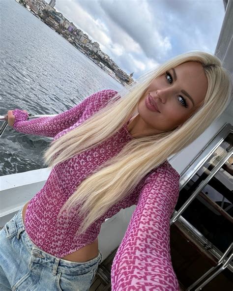 Mingazova Anna | Сегодня гуляем по Стамбулу 💗 | Instagram