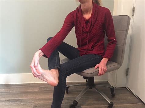 The Best Stretches for Plantar Fasciitis - FootHealth