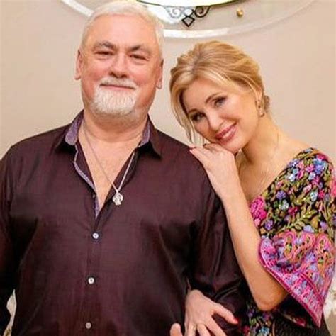 57-летняя Вика Цыганова объяснила, почему она и ее муж до сих пор не ...