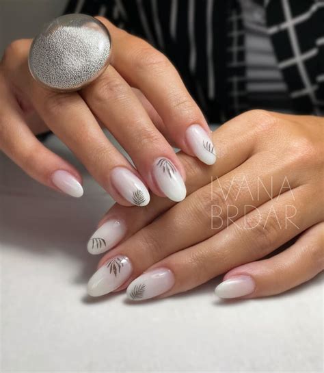 simple-white-nail-art-design-for-autumn - K4 Fashion