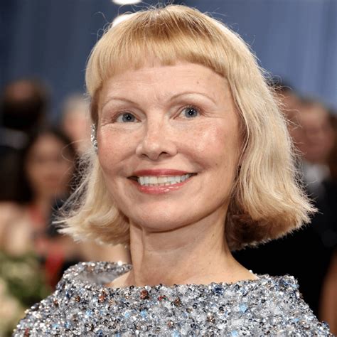 Pamela Andersons Bold 2025 Met Gala Hair Reveal