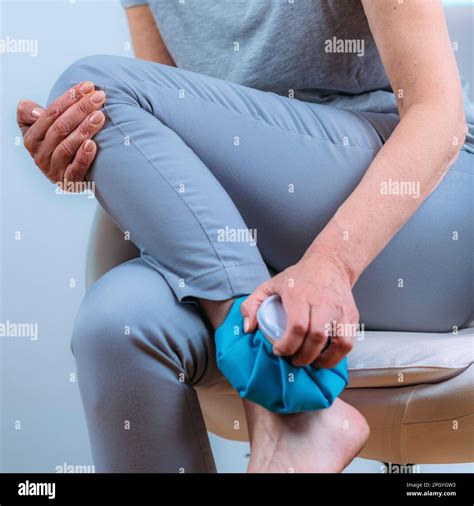 Ankle pain treatment Stock Photo - Alamy