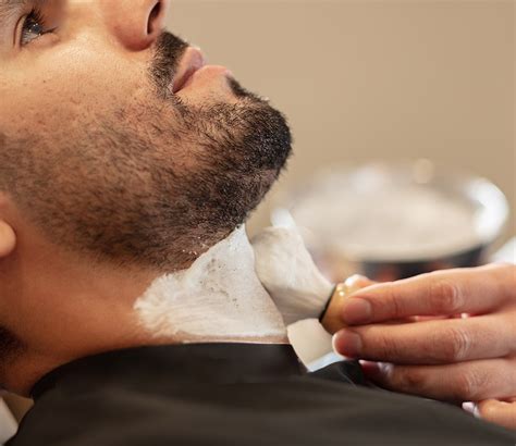 shaves  men  qatar doha lusail