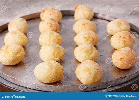 Cooking Brazilian Farofa. Farinha De Mandioca. Manioc Flour Stock Photo ...