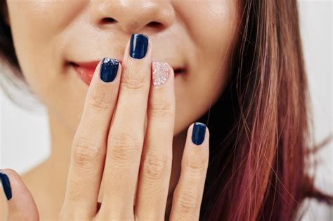 Premium Photo | Manicure with simple design