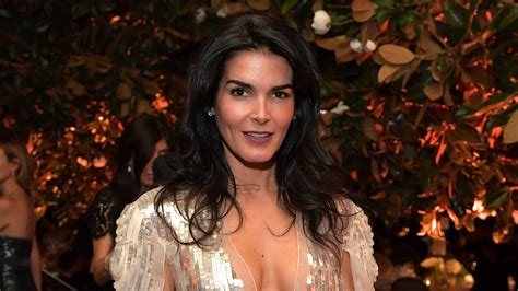 Angie Harmon Tits