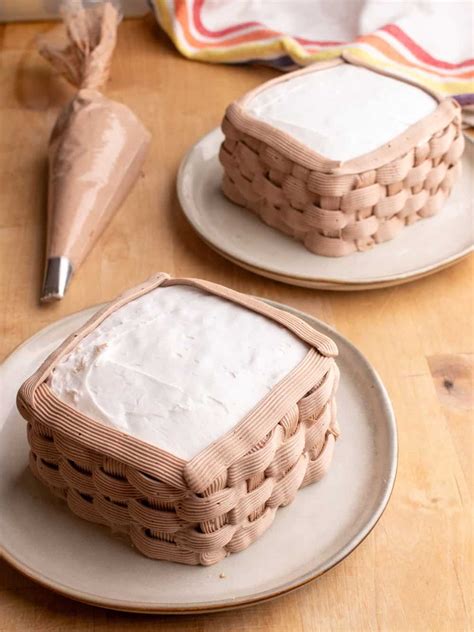 These Berry Fruit Basket Cakes Are the Sweetest Summer Treat