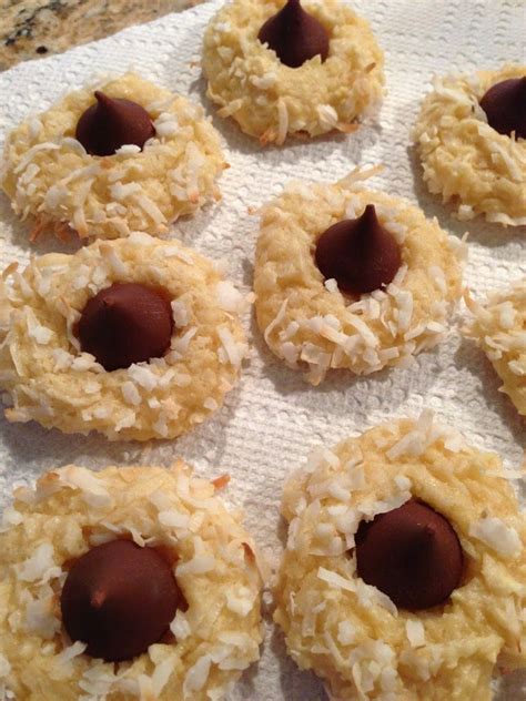 Macaroon Kiss Cookies